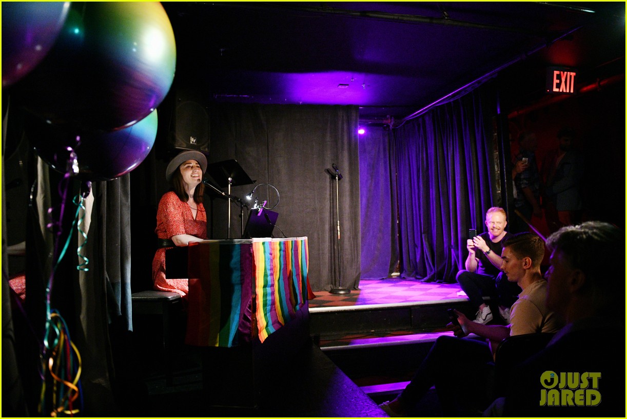 taylor swift performs at the stonewall inn 25