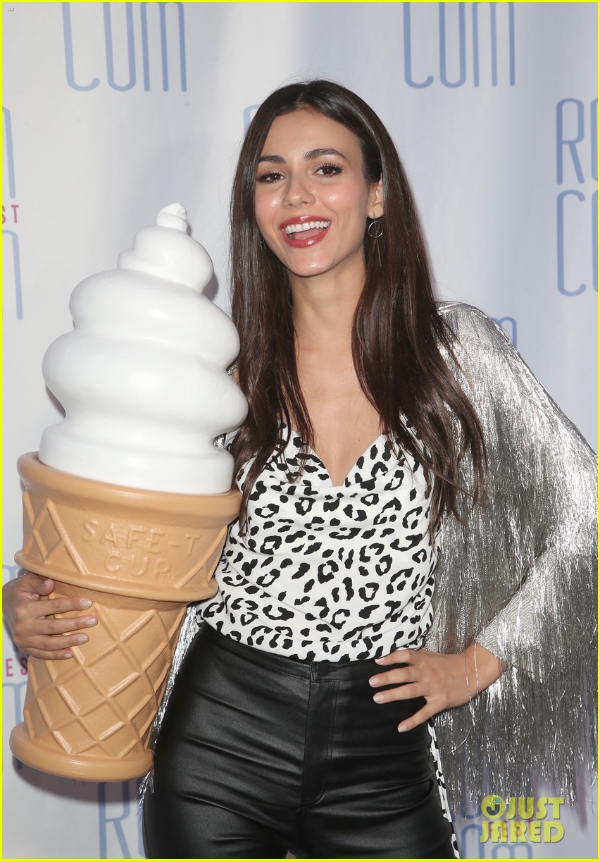victoria justice brings new movie summer night to rom com fest 2019 03