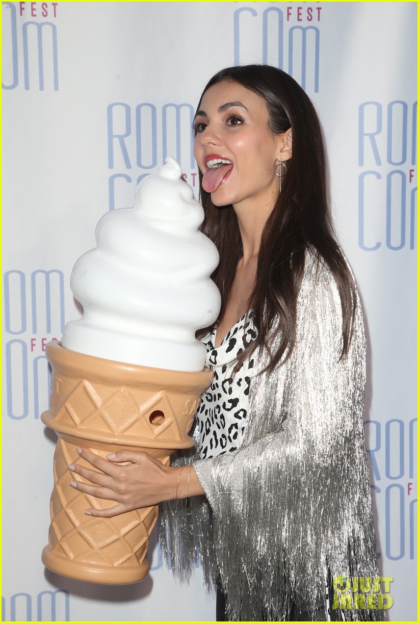 victoria justice brings new movie summer night to rom com fest 2019 05