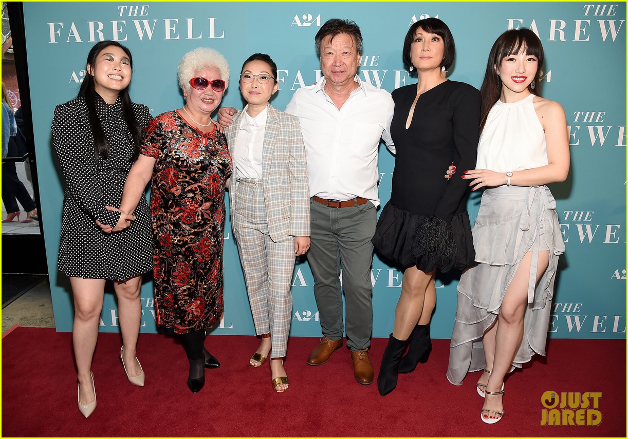 awkwafina dylan sprouse the farewell screening 03