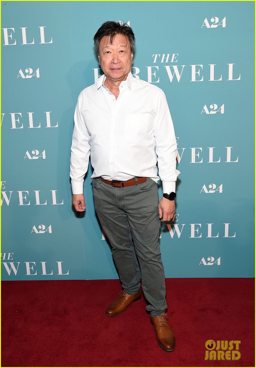 awkwafina dylan sprouse the farewell screening 13