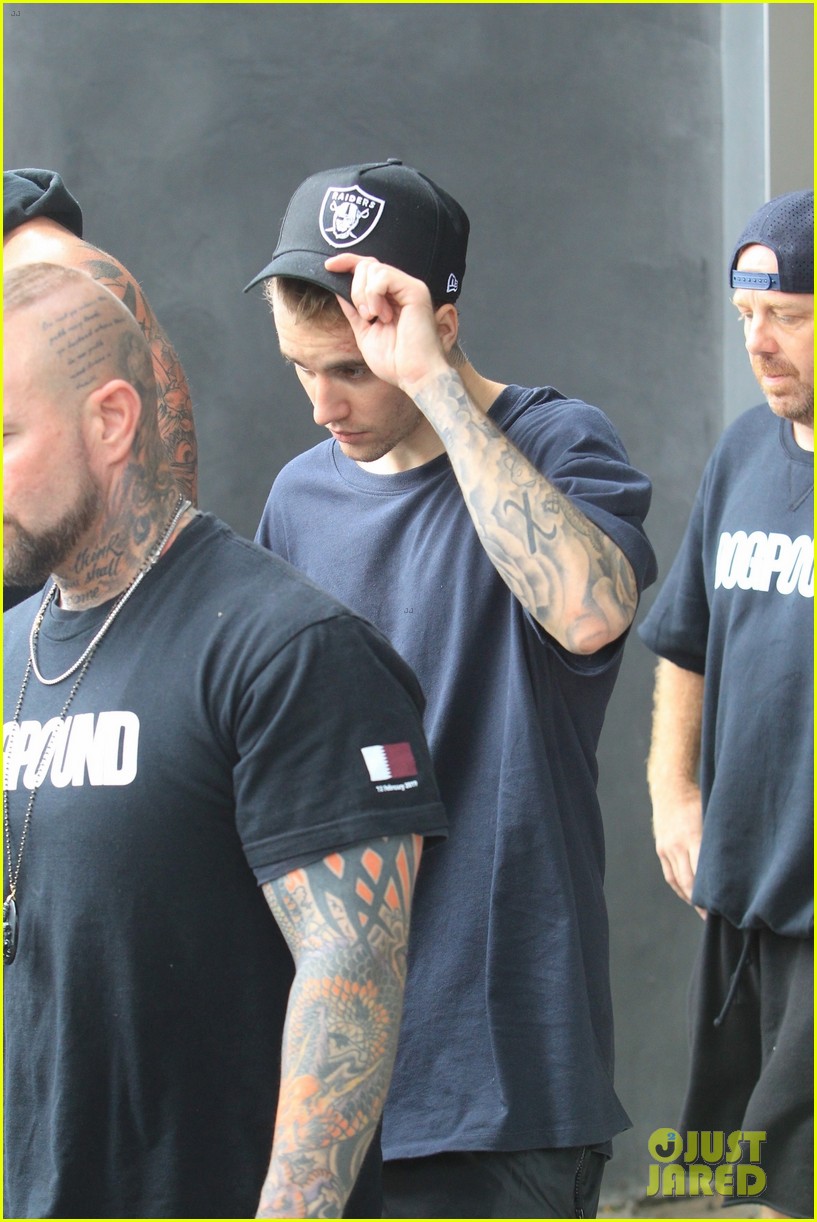 justin bieber gets boxing workout at dogpound gym in weho 02