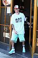 justin bieber sports jonas brothers shirt while out with hailey 05