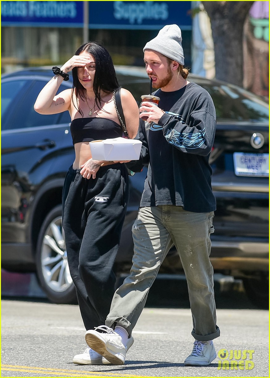 noah cyrus rocks black tube top for lunch date with a friend 07