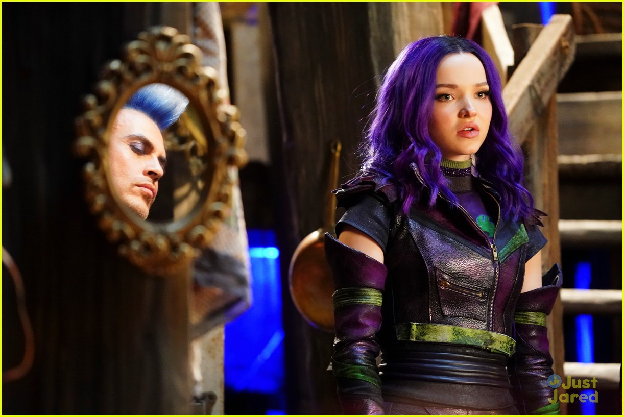 descendants 3 new gallery pics see them all 10
