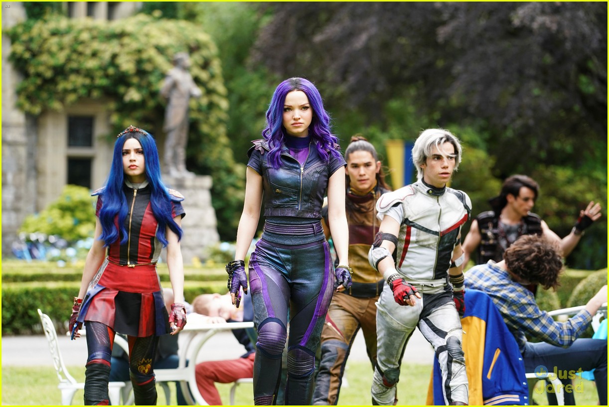 descendants 3 new gallery pics see them all 15