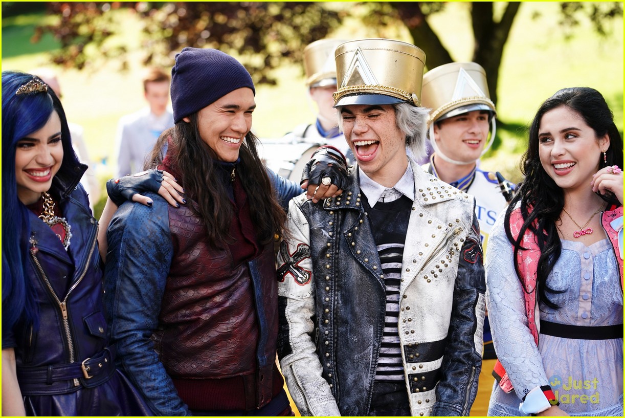 descendants 3 new gallery pics see them all 17