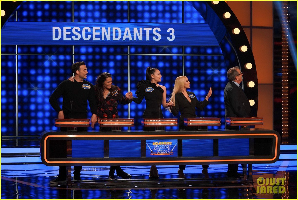 descendant cast takes on american housewife cast family feud 08