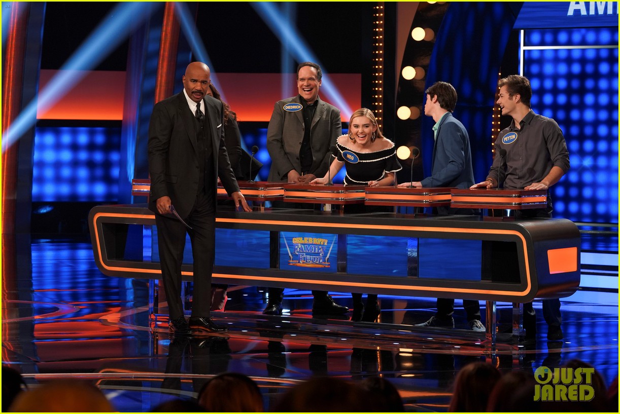 descendant cast takes on american housewife cast family feud 15