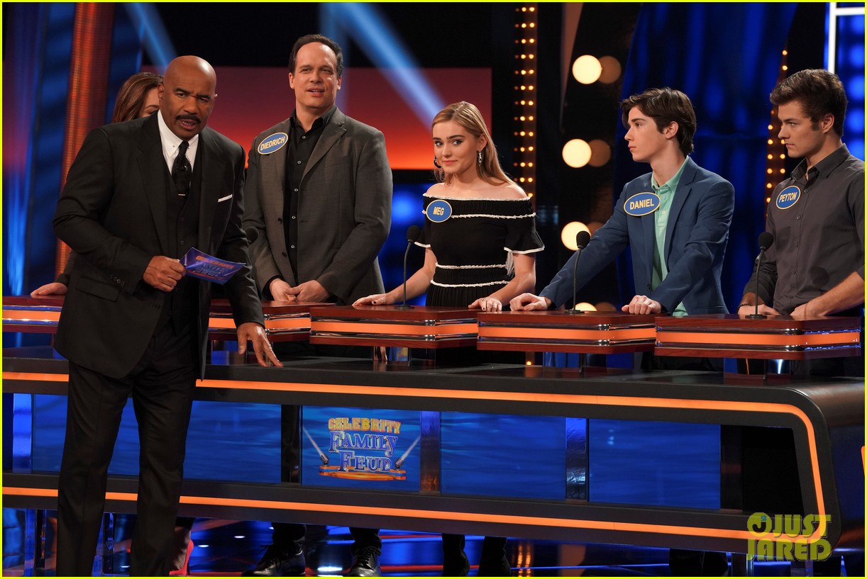 descendant cast takes on american housewife cast family feud 16