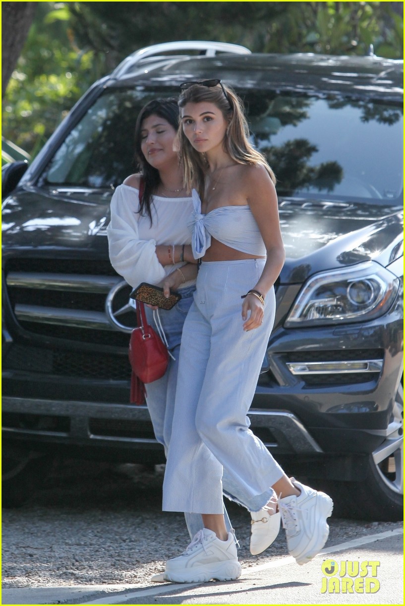 olivia jade and sister bella giannulli party in malibu for fourth of july 03
