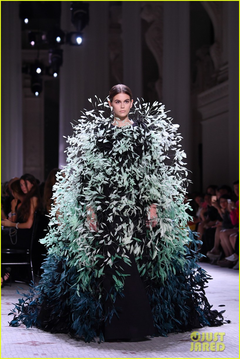 kaia gerber dons feathered frock for givenchy fashion show 05
