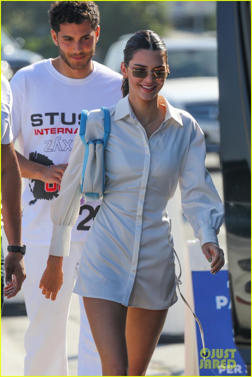 kendall jenner fourth of july with kyle kuzma 02