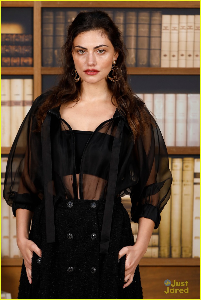 Phoebe tonkin attends hi-res stock photography and images - Alamy