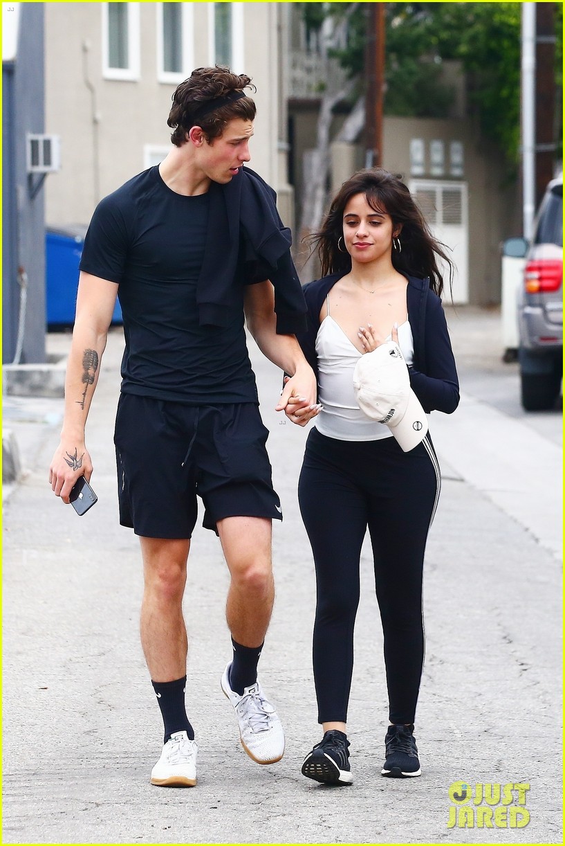 shawn mendes camila cabello hold hands sunday brunch 55