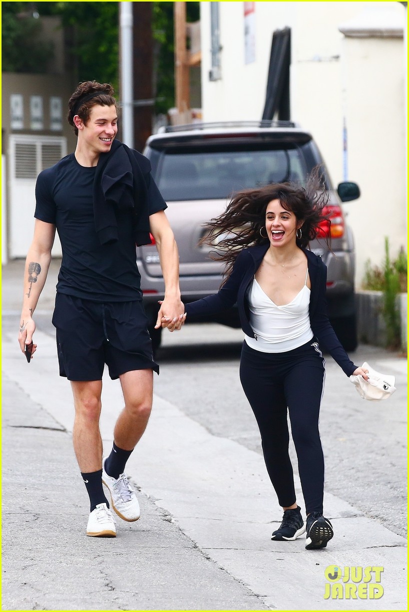 shawn mendes camila cabello hold hands sunday brunch 63