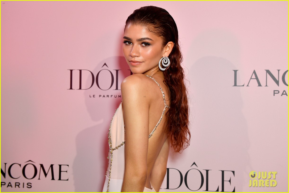zendaya goes pretty in pink for lancome fragrance launch party 12