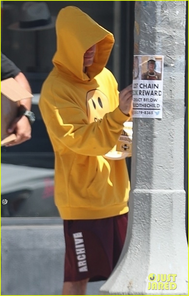 justin bieber promotes drew house in beverly hills 09