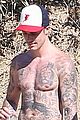 justin bieber goes on shirtless hike after showing off his new cat sushi 06