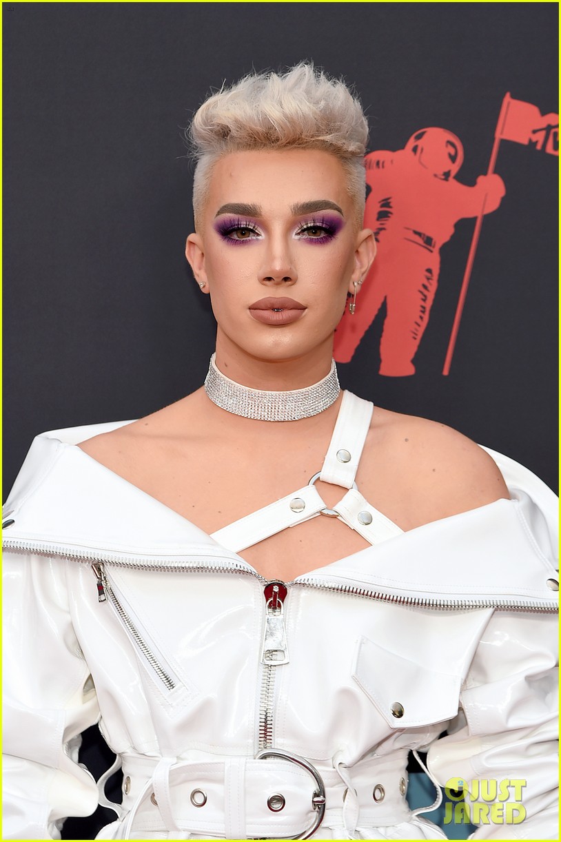 james charles wears all white to mtv vmas 2019 01