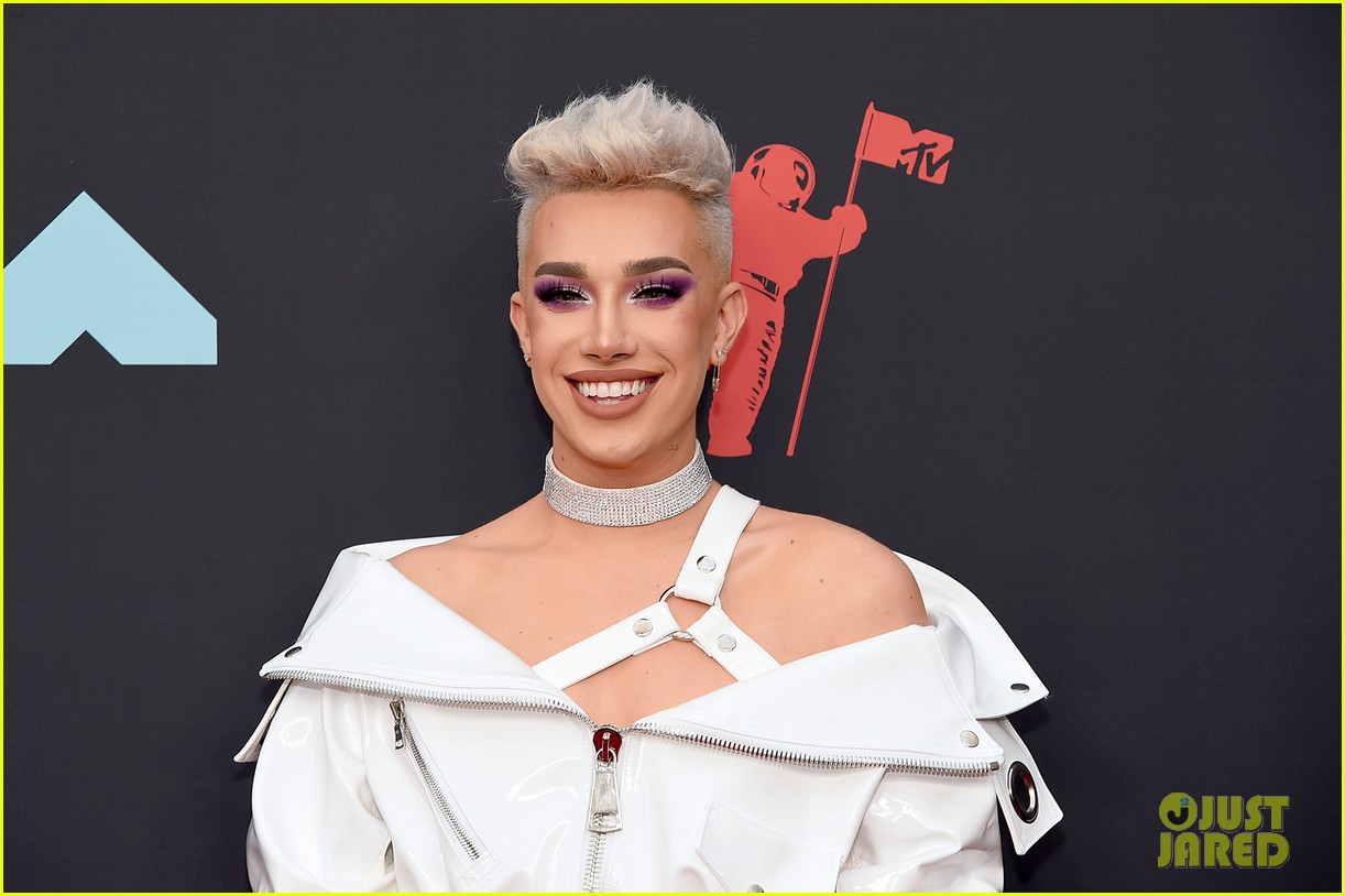 james charles wears all white to mtv vmas 2019 06