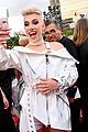 james charles wears all white to mtv vmas 2019 03