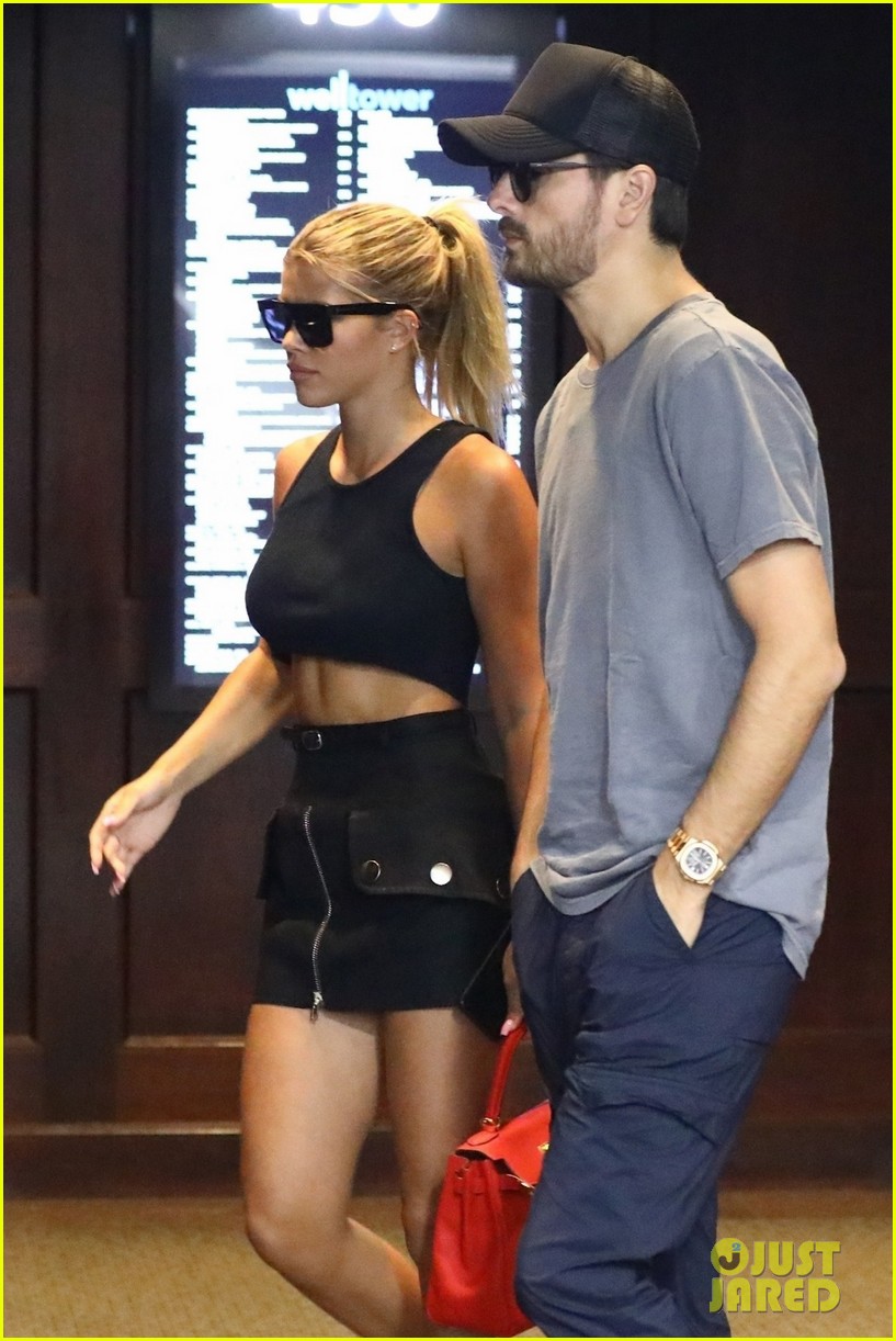 scott disick sofia richie doing some shopping on staycation 02