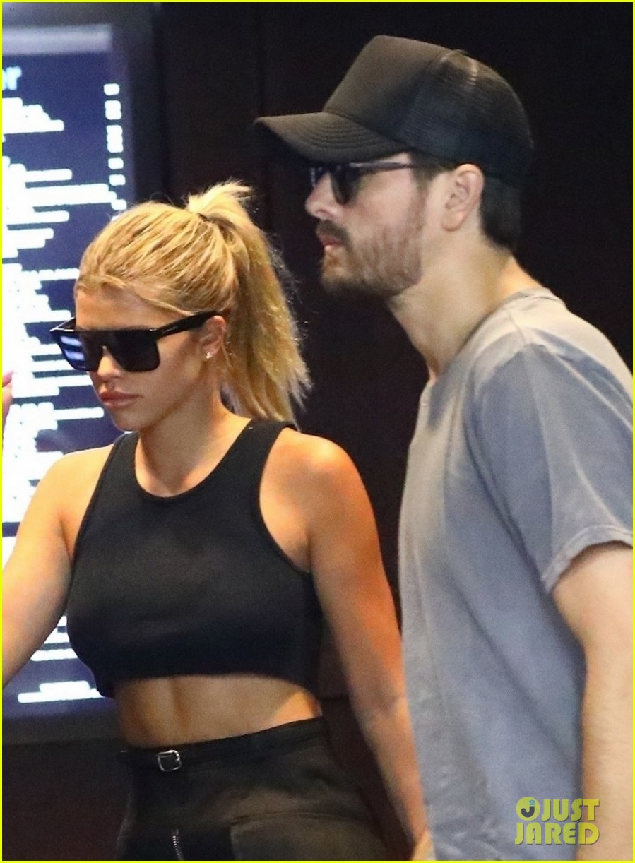 scott disick sofia richie doing some shopping on staycation 04
