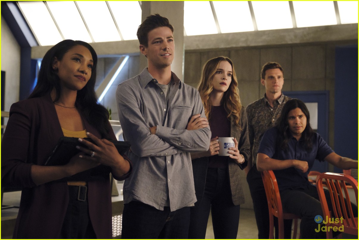 flash first pics from void episode season six 05