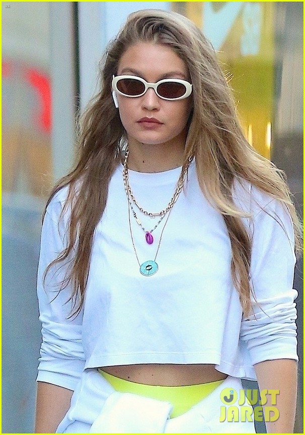 gigi hadid steps out in nyc after her vacation in greece 02