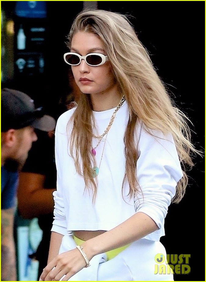 gigi hadid steps out in nyc after her vacation in greece 04