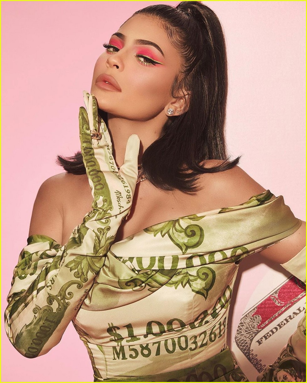 kylie jenner launces new birthday collection 02