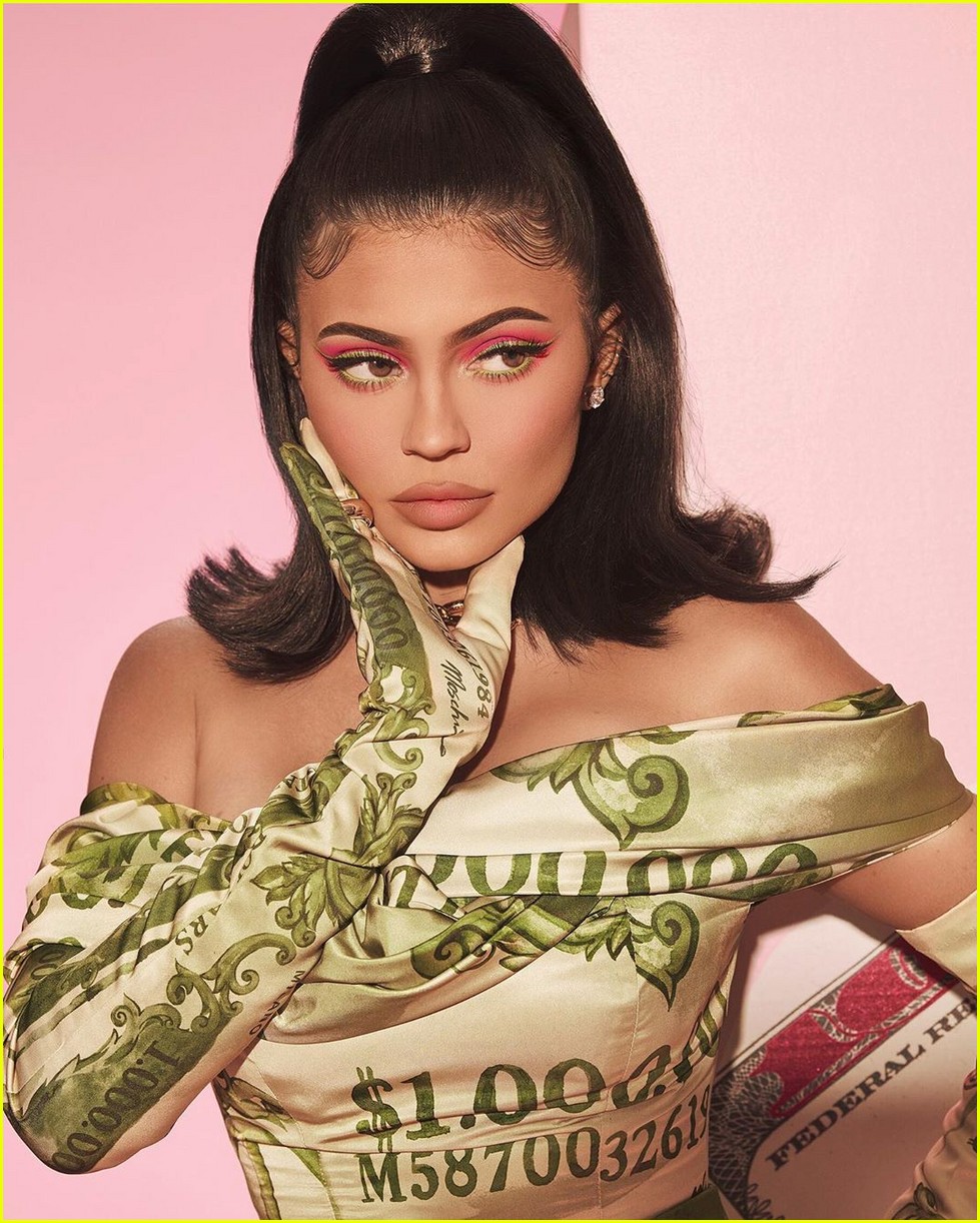 kylie jenner launces new birthday collection 05