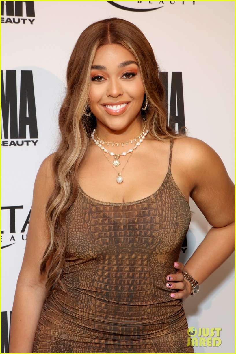 jordyn woods attends beauty event with mom and sister 05
