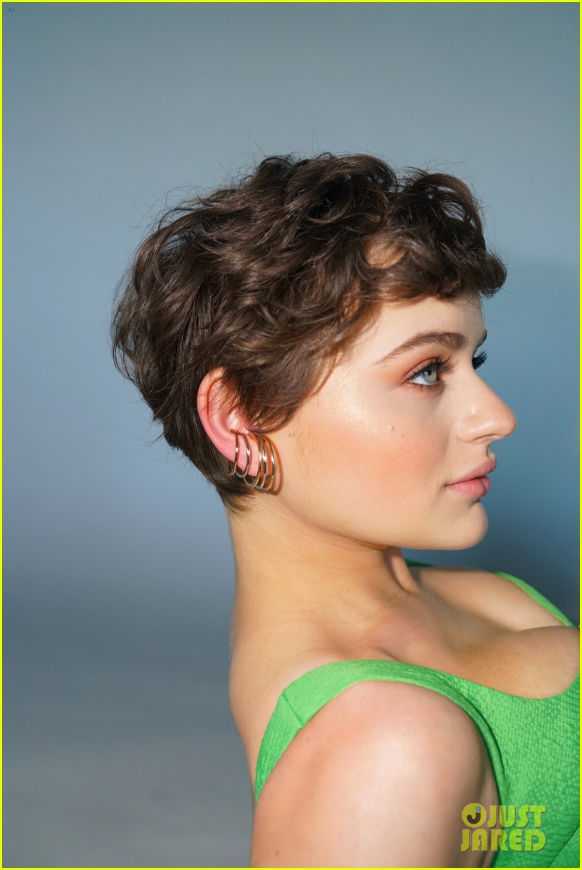the acts joey king gorgeous green emmys peer group 16