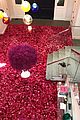 kylie jenner travis scott house covered in roses 06