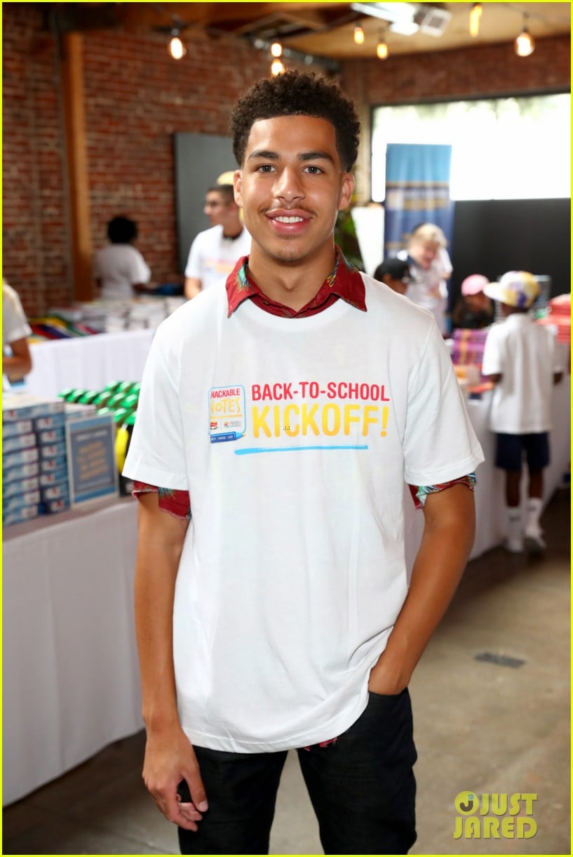 marcus scribner helps hand out food to families in need 02