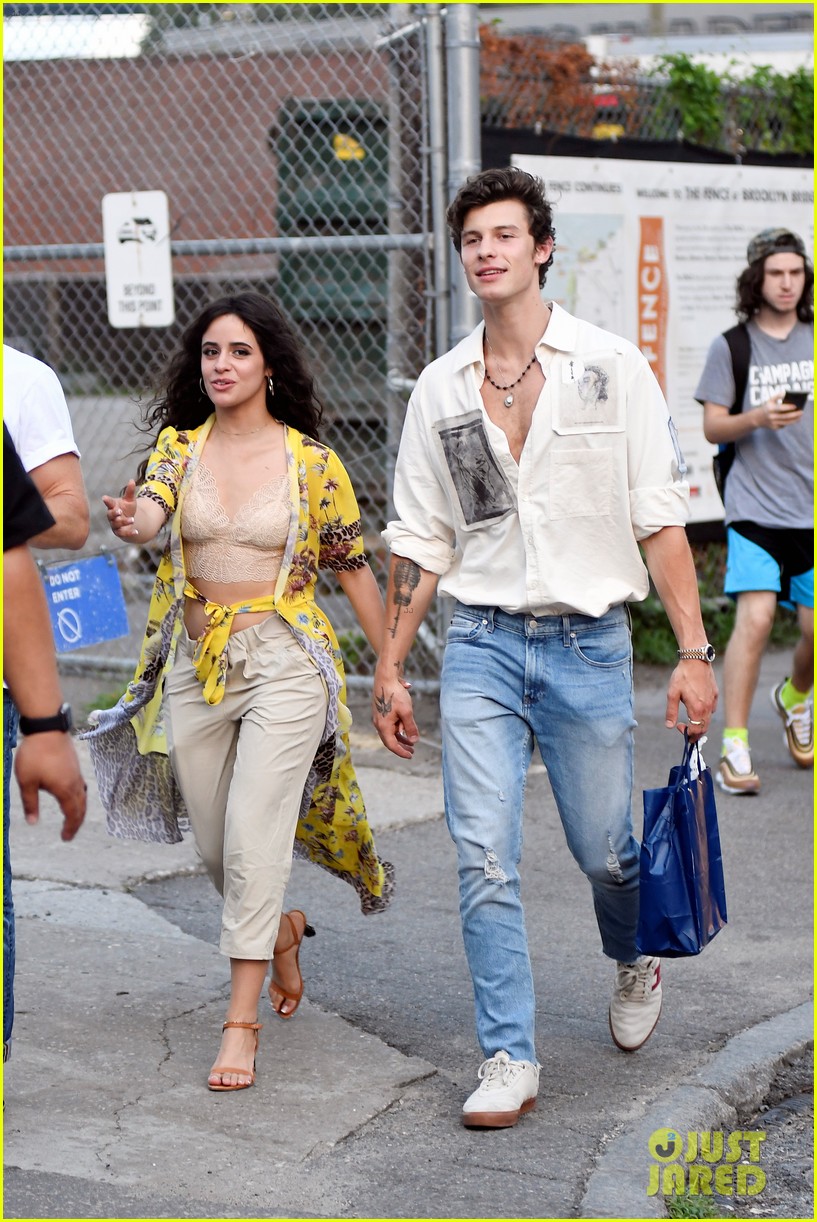 shawn mendes camila cabello hold hands while celebrating his 21st birthday 05
