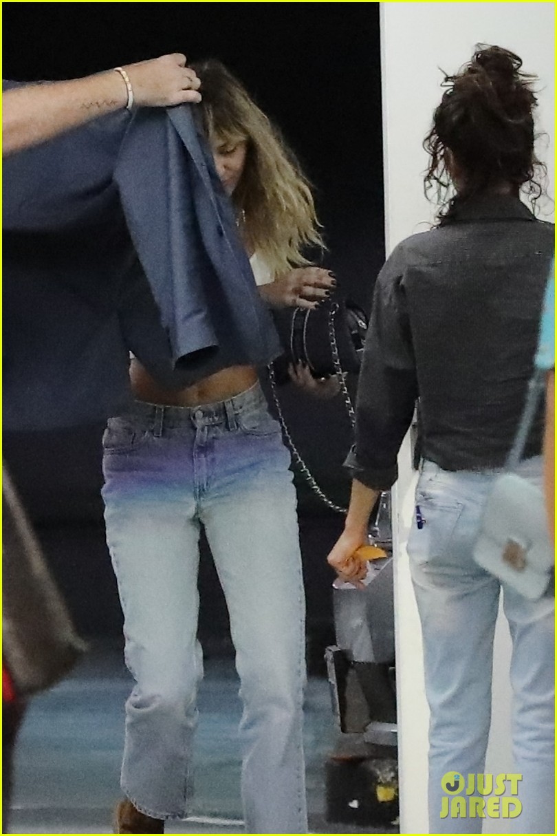 miley cyrus spends the day with kaitlynn carter her mom 01