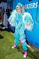jojo siwa covered in feathers angry birds movie 2 premiere 08