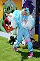 jojo siwa covered in feathers angry birds movie 2 premiere 18