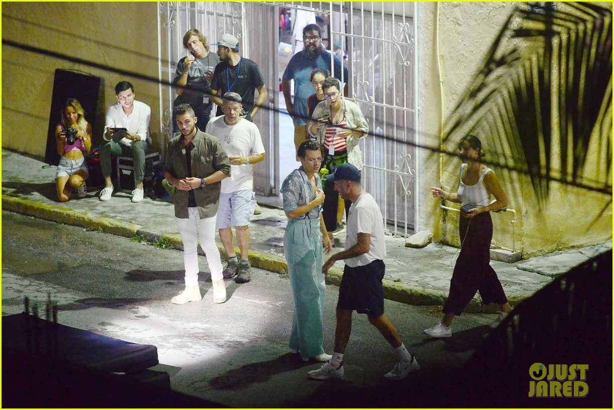 harry styles filming new music video 01