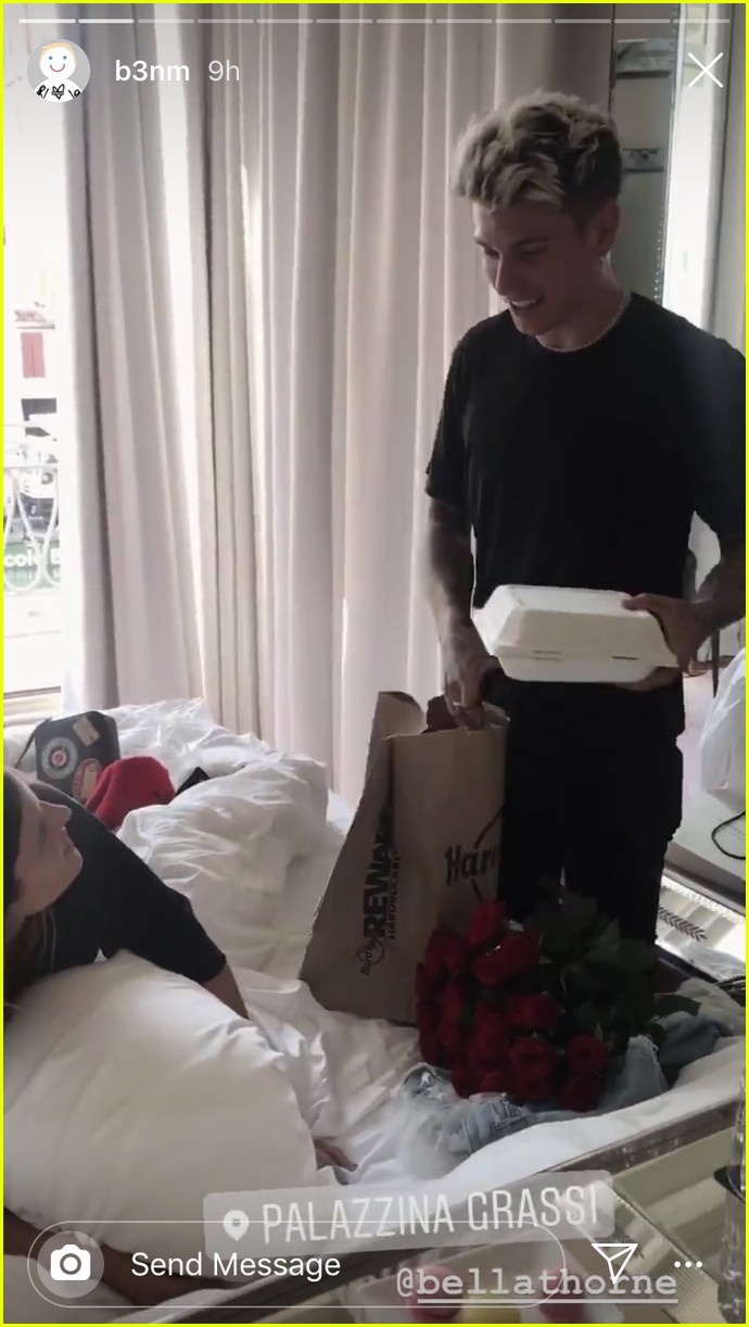 bella thornes boyfriend benjamin mascolo brings her roses and a cheeseburger in bed 02