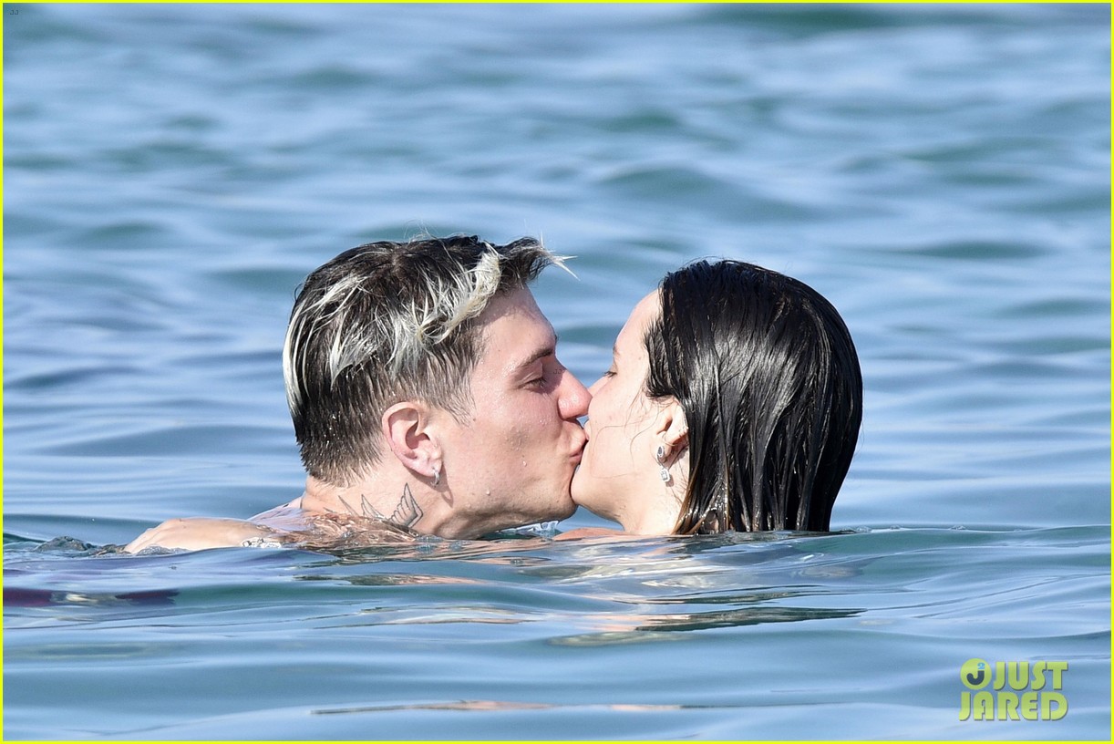 bella thorne packs on pda with benjamin mascolo on a boat 18