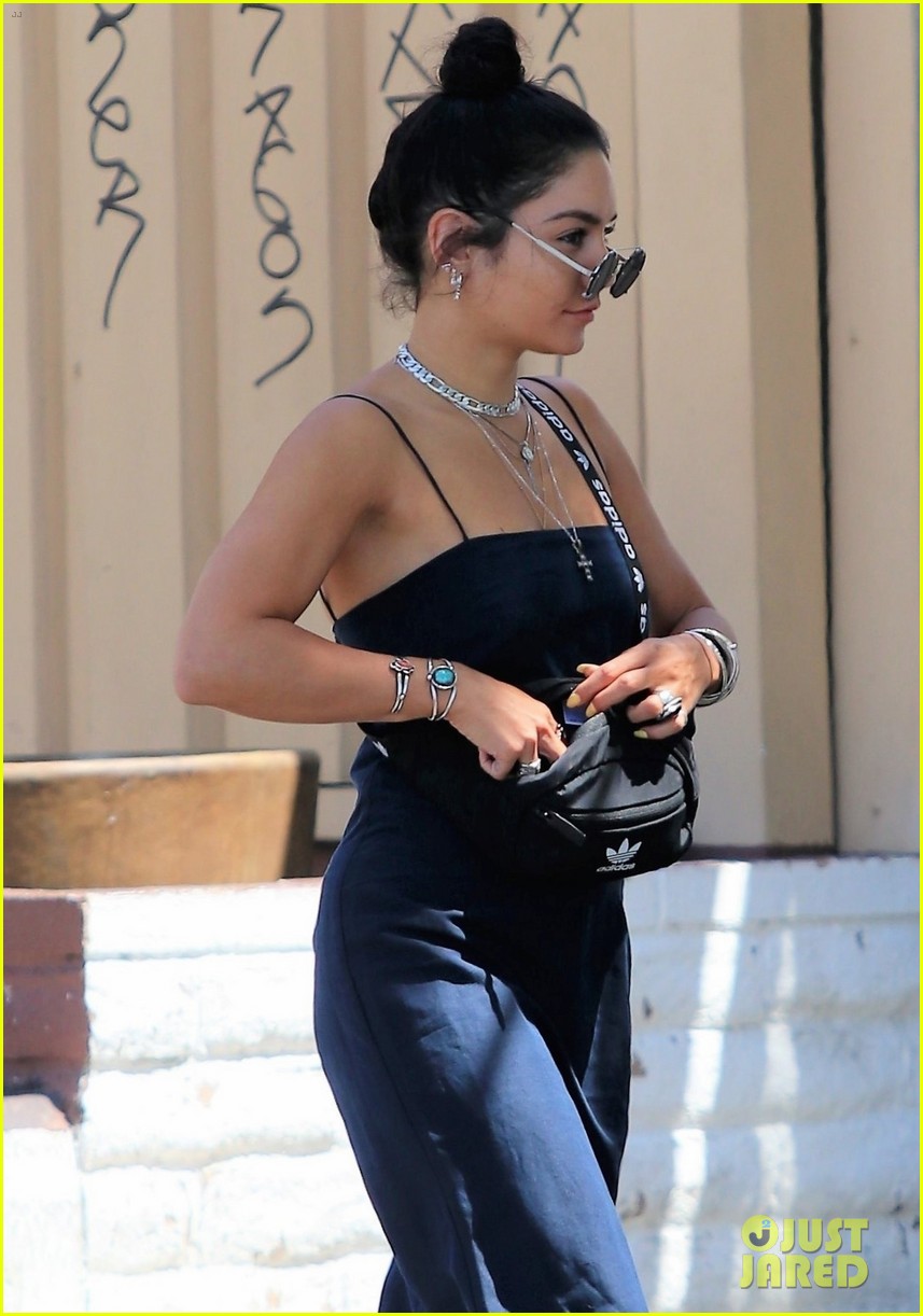 vanessa hudgens steps out coffee with friends 05
