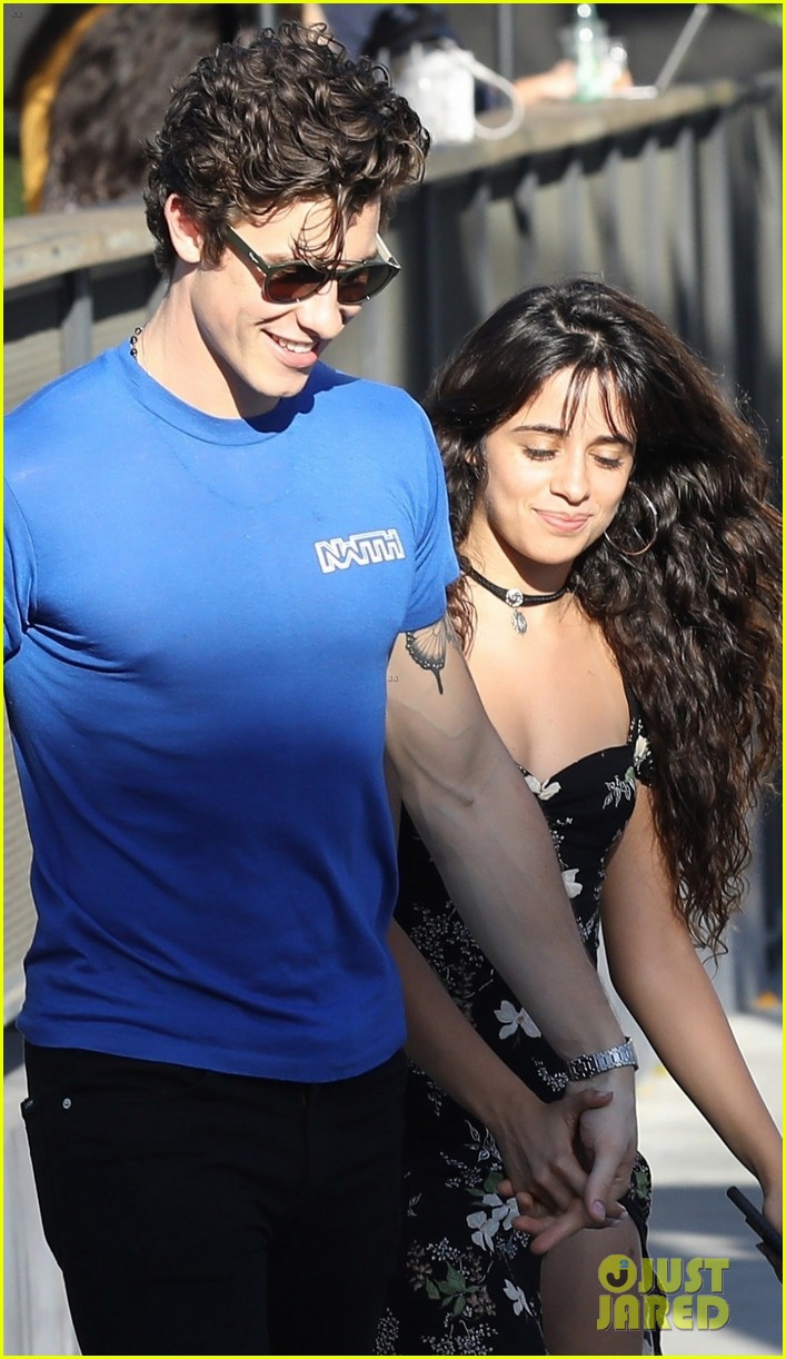 shawn mendes camila cabello hold hands on coffee date 01