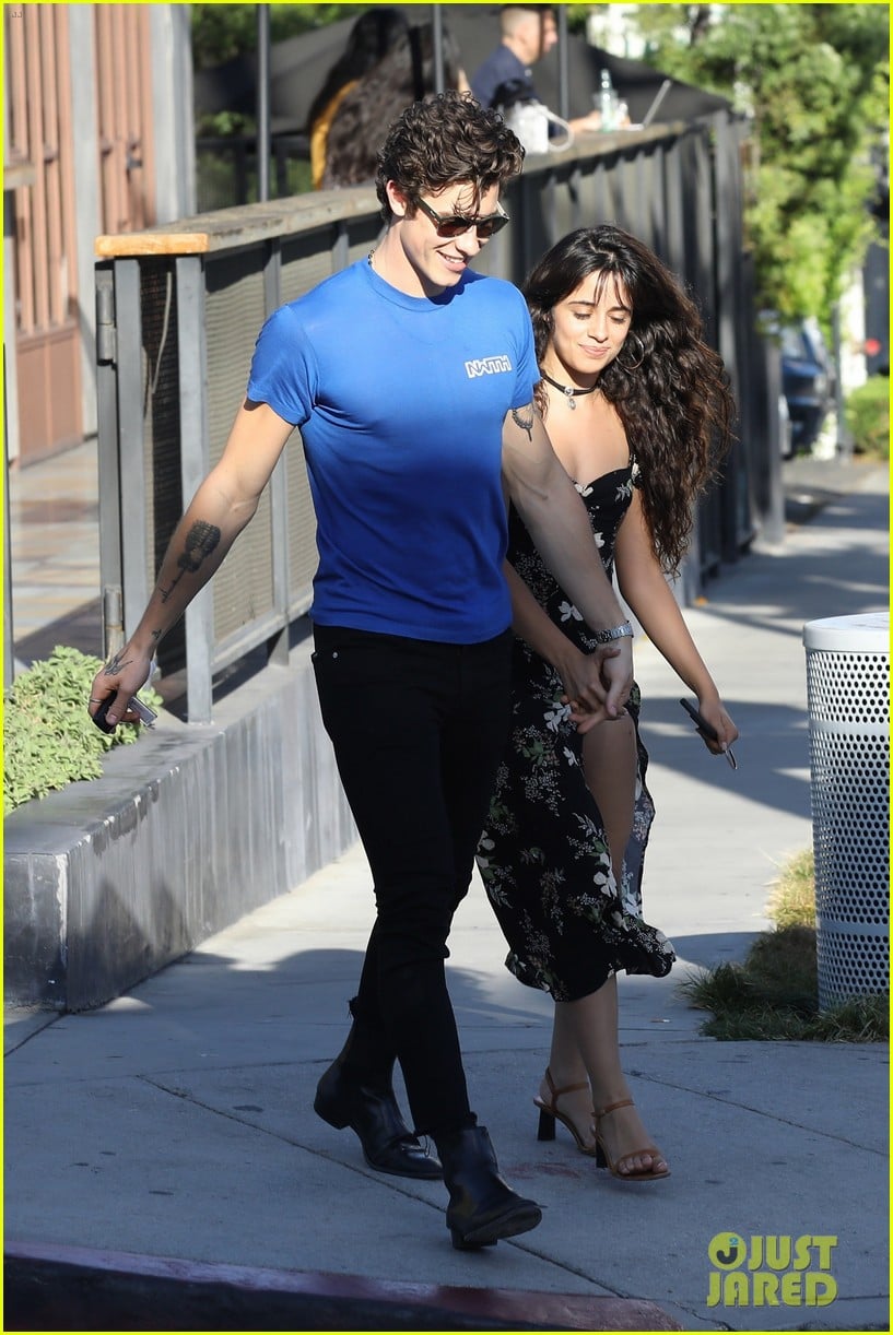 shawn mendes camila cabello hold hands on coffee date 07