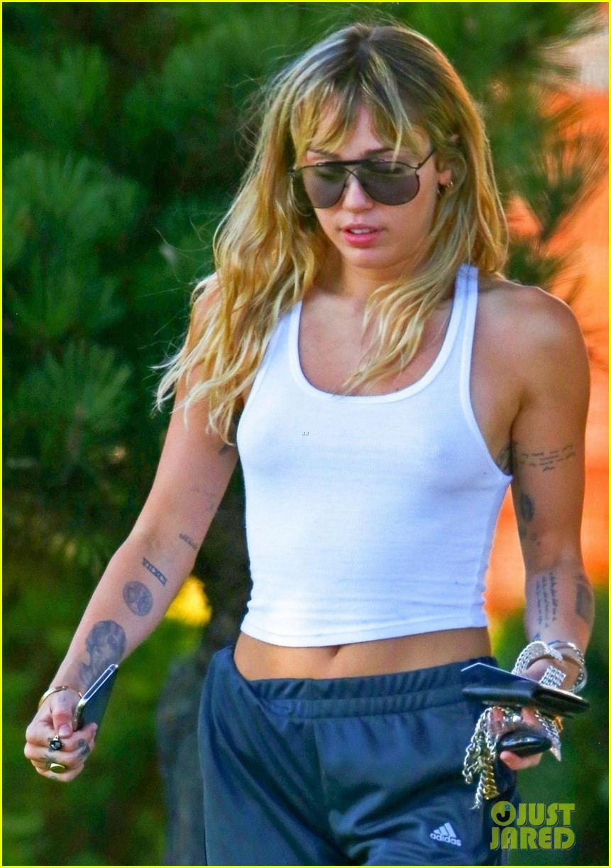 miley cyrus heads to yoga class after dropping slide away video 03