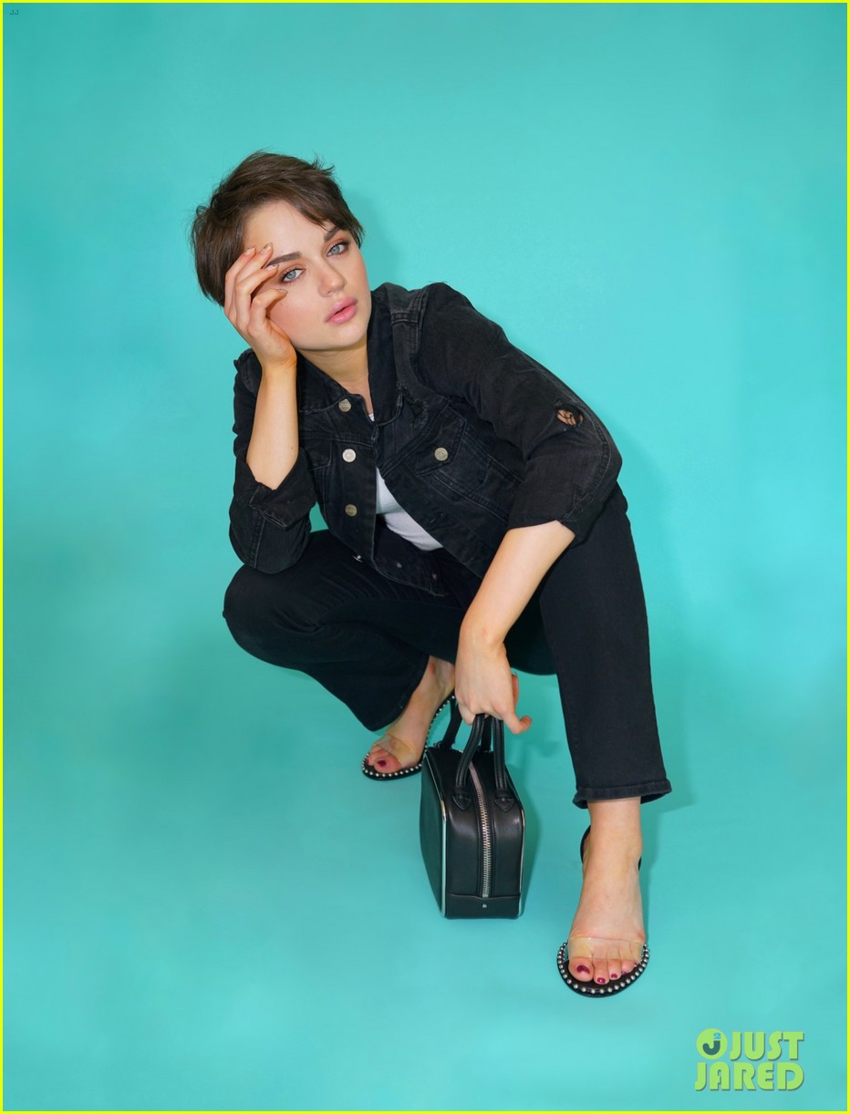 joey king goes denim for hfpa podcast 03