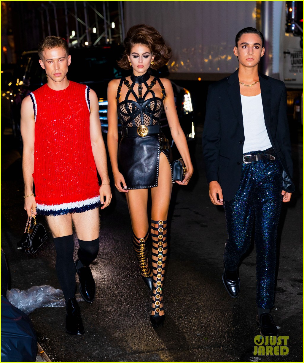 kaia gerber 18th birthday party kendall jenner cindy crawford 01